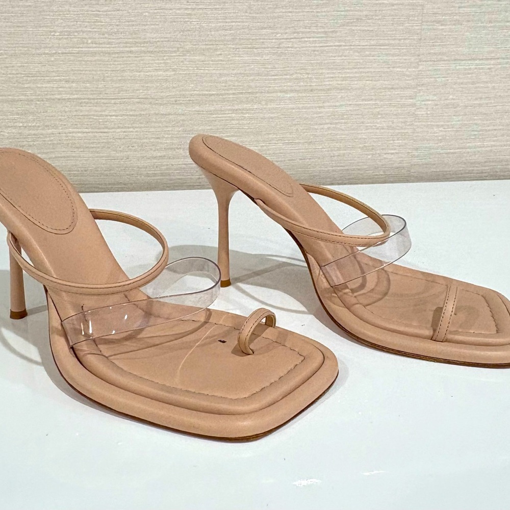 Elegant Tan Heeled Sandals